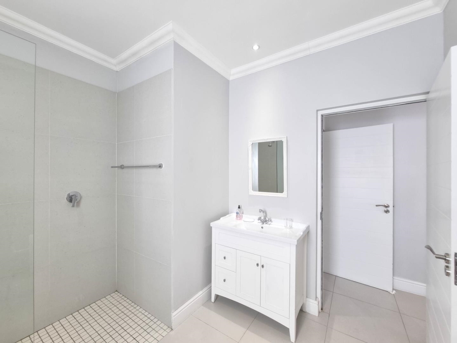 2 Bedroom Property for Sale in Westcliff Western Cape